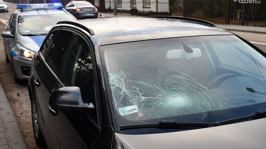 Potrącenie na pasach. Kierowca nie zauważył pieszego?