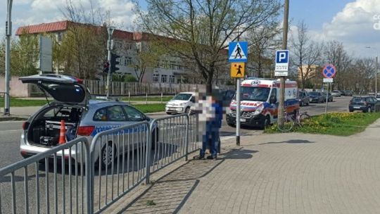 Potrącenie na przejściu. Kobieta trafiła do szpitala
