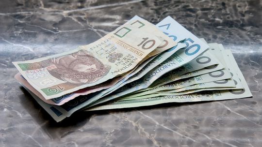 Powiat płoński: 67-latka straciła 20 tys. zł po telefonie od fałszywych bankowców