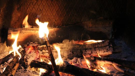 Powiat płoński. Dwa pożary. Dwie ofiary. Nie żyje kobieta i mężczyzna Powiat płoński. Dwa pożary. Dwie ofiary. Nie żyje kobieta i mężczyzna