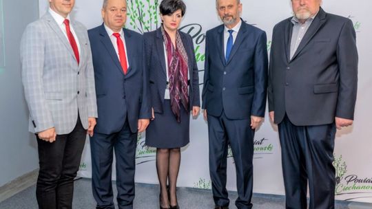 Powiat wręczy symboliczne serca