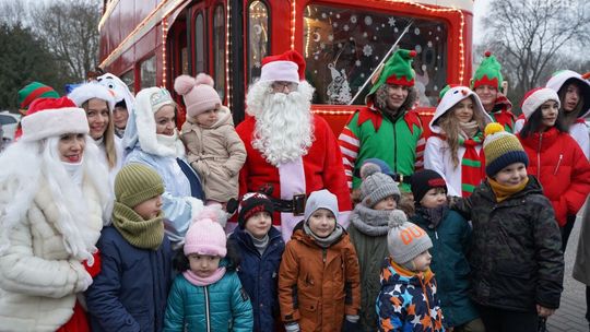 Powiatowy Zaprzęg Św. Mikołaja już na trasie! Wypatrujcie go w powiecie ciechanowskim 