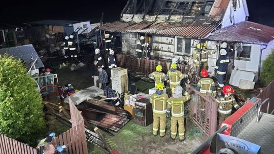 Pożar domu jednorodzinnego w gm. Joniec. Mieszkańcy stracili dach nad głową