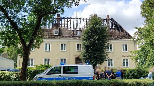 Spłonął dach. Mieszkańcy ewakuowani na czas