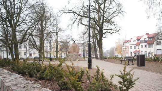 Prace na skwerze na placu T. Kościuszki zakończone