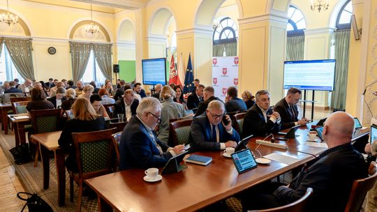Prawie 30 mln zł na sport i 11 mln zł na stypendia. Sejmik Mazowsza dzieli środki