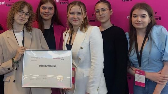 Prestiżowy "Srebrny Wilk" dla piątki uczennic szkół średnich z całej Polski. Wśród nich była nasza "ziomalka"