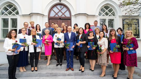 Prezydent Ciechanowa nagrodził nauczycieli