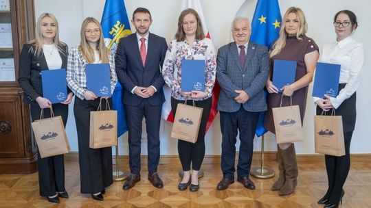 Prezydent Ciechanowa nagrodził studentki PANS