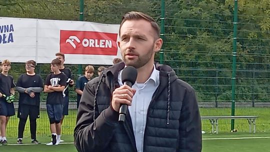 Prezydent Ciechanowa otwiera "Orlika" i zapowiada: zadbamy o halę i kolejną szkołę