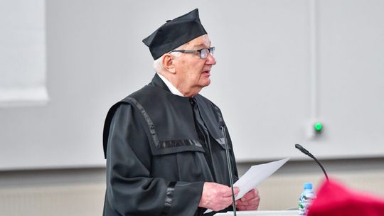 Profesor Janusz Czerwiński: Na boiskach Ciechanowa grało mnóstwo wspaniałych dzieciaków