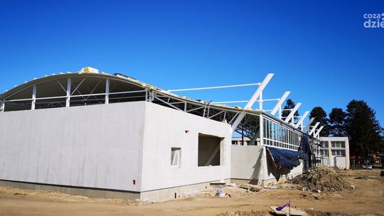 Przasnysz. Rośnie nowa hala sportowa z lodowiskiem (zdjęcia)