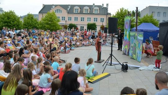 Przed ciechanowski ratusz wraca plenerowy teatr