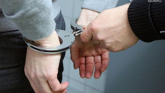 Pułtusk. Poszukiwany listem gończym wpadł, bo nie miał maseczki