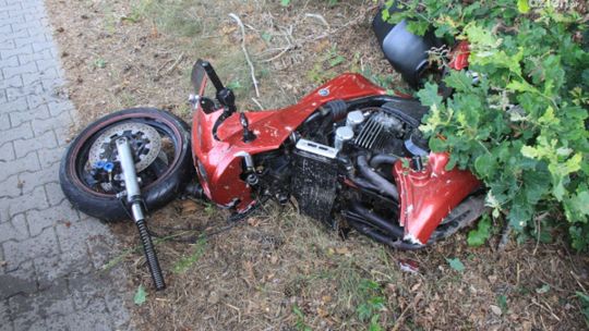 Ranny motocyklista z gm. Ojrzeń trafił do szpitala. Wcześniej zderzył się z samochodem
