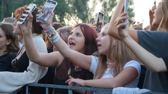 Rap Festiwal w Ciechanowie: Hip-hopowa Eksplozja na Błoniach! [zdjęcia]