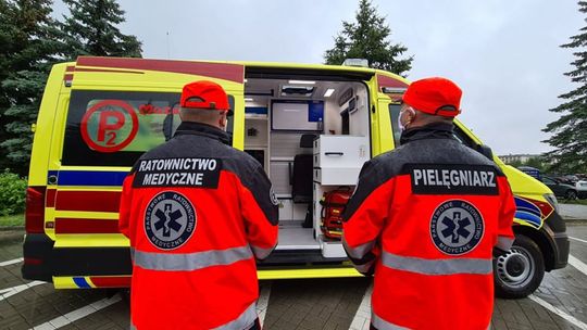Ratownicy medyczni z Mazowsza dostaną po 800 zł dodatku „covidowego”