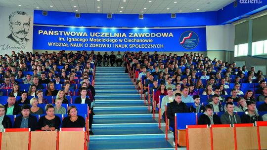 Rekrutacja na półmetku w ciechanowskiej uczelni