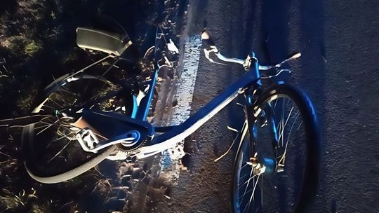 Rowerzysta w stanie ciężkim trafił do szpitala