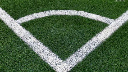 Skandal w Krasnem! Wandale zniszczyli murawę stadionu Iskry