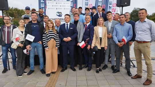 Sławomir Mentzen w Ciechanowie - spotkanie z kandydatem na prezydenta RP 2025 – suwerenność Polski na pierwszym miejscu