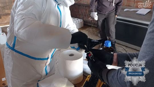Spektakularna akcja policji pod Przasnyszem. Likwidacja fabryki narkotyków i zatrzymania