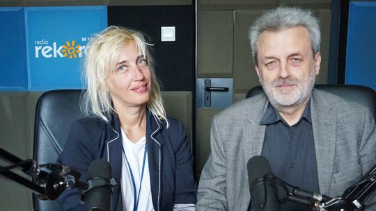 Izabela Jakubowska-Antochów i Robert Kołąkowski w studiu Radia Rekord