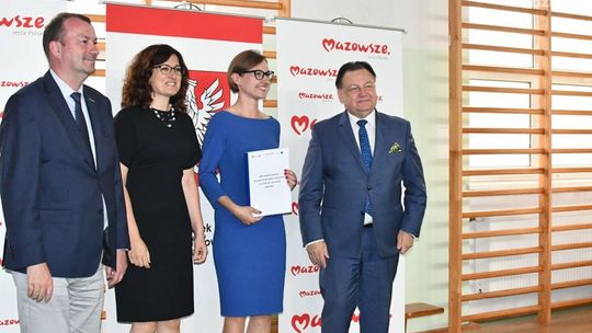 Sprzęt komputerowy dla szkół z subregionu ciechanowskiego (zdjęcia)