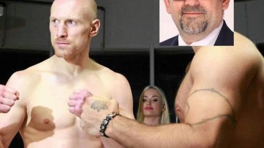 Starosta Krzysztof Bieńkowski skrzyżuje rękawice z Krzysztofem „Diablo” Włodarczykiem