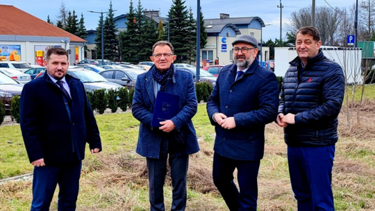 Starosta Przasnyski przekazał KRUS-owi nieruchomość przy drodze krajowej nr 57