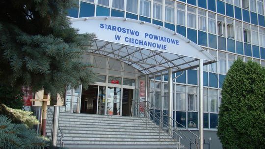 Starostwo powiatowe w Ciechanowie zamyka się dla petentów. Do odwołania!