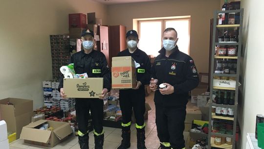 Strażacy ochotnicy i ci zawodowi z powiatu mławskiego angażują się w pomoc uchodźcom z Ukrainy