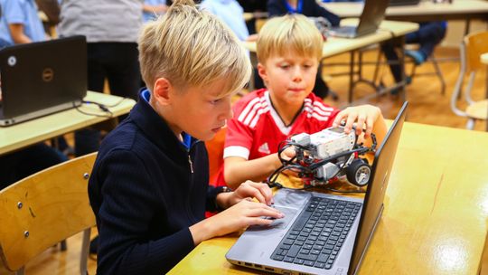 Sukces Mławy! Cztery placówki przedszkolne z dofinansowaniem na nowoczesne technologie i AI