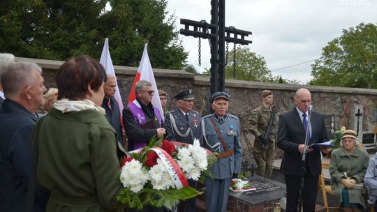 Światowy Dzień Sybiraka i przysięga wojskowa w Mławie 
