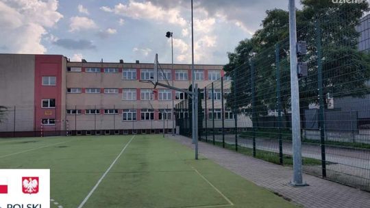 Szkoła Podstawowa nr 2 w Mławie będzie miała odnowioną bazę sportową