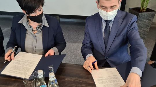 Szkoła rodzenia po raz dziewiąty. Umowa podpisana