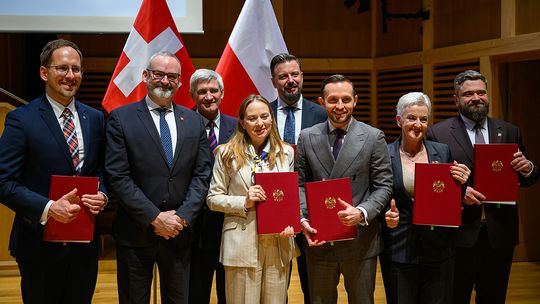 Szwajcarski zastrzyk gotówki dla Ciechanowa. Umowa na 51 milionów podpisana