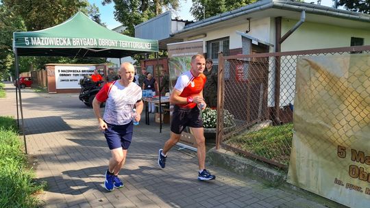Terytorialsi pobiegli by uczcić pamięć ofiar sowieckiego terroru.