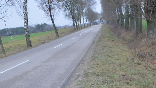 Tragiczny wypadek w Wymysłach - policja poszukuje sprawcy potrącenia rowerzysty