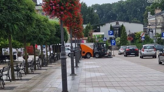 Trwa sprzątanie centrum Ciechanowa