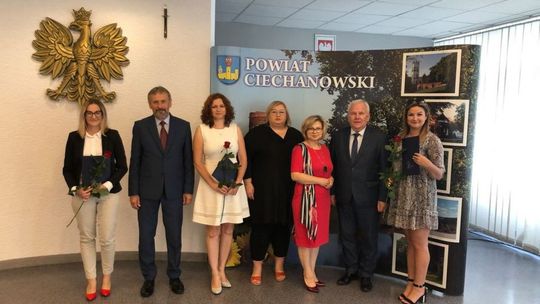 Trzy nauczycielki z powiatowych placówek oświatowych uzyskały awanse na wyższe stopnie zawodowe