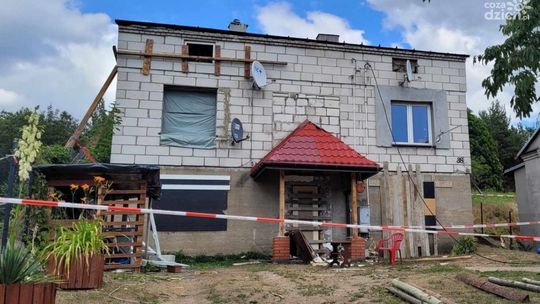 Ty też możesz pomóc. Siedmioosobowa rodzina straciła dach nad głową