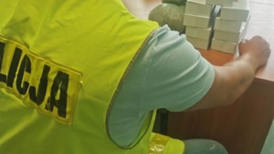 Tytoń i papierosy bez akcyzy przejęli policjanci z Makowa Mazowieckiego. Będzie grzywna