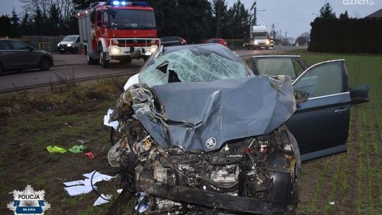 W Dąbrowie dramatyczny wypadek: Nietrzeźwy kierowca ucieka z miejsca zdarzenia
