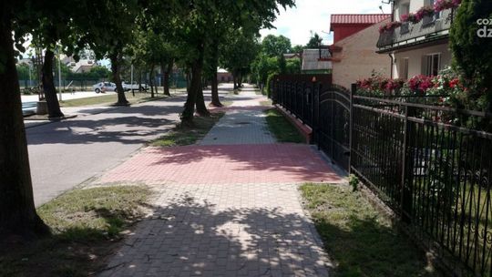 W Glinojecku wyremontowali chodnik wspólnymi siłami