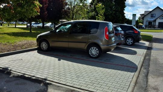 Więcej miejsc parkingowych na Reutta. Ratusz: To rekompensata za utracone miejsca na Szwanke