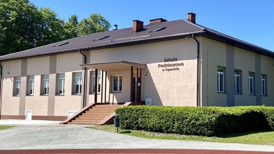 Budynek Szkoły Podstawowej w Gąsocinie