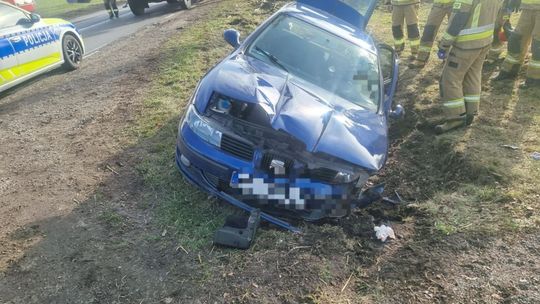 Wjechał do rowu. Policja ustala dlaczego