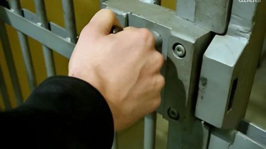 Włamał się do domu sąsiadki i wypił jej alkohol