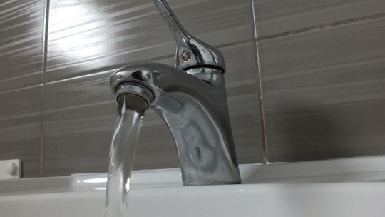 Woda zakażona - nie nadaję się ani do picia, ani do mycia